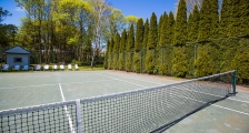 An empty tennis court